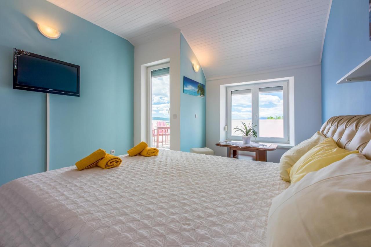 Apartments Dolloree Dramalj Eksteriør billede